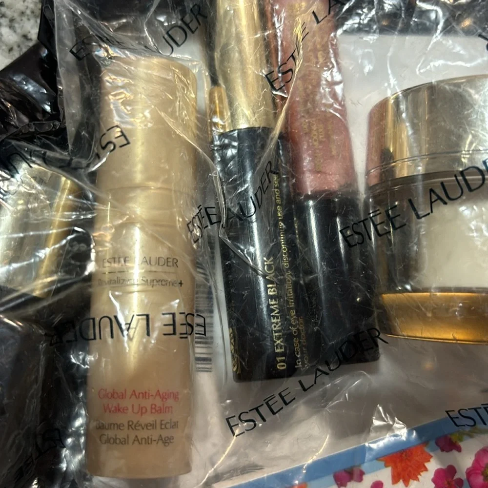 6-pc Estee Lauder skincare & Makeup travel size Set new and SEALED